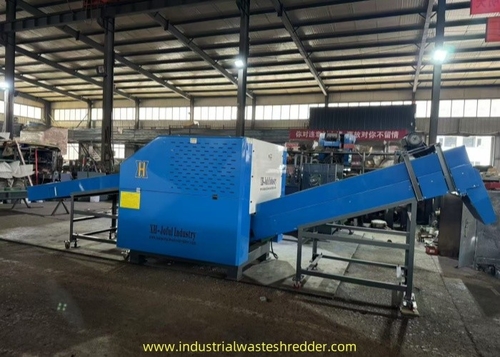 Berita perusahaan terbaru tentang Paket Waste Shredder & Paper Book Crusher & Carton Cardboard Scrap Mill Daur Ulang Dengan Pisau Baja Alat Alloy