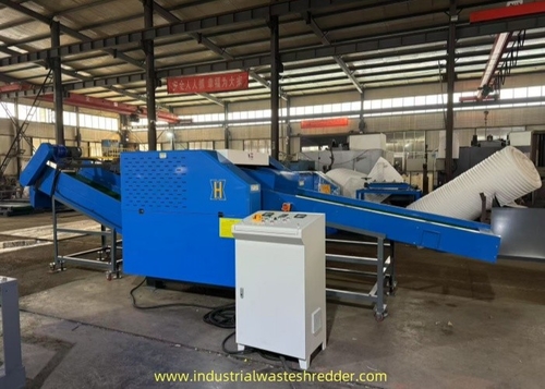 Berita perusahaan terbaru tentang PP Serat Raffia Tali Grinder Dengan Alat paduan Baja Rotary Blades Crush & Mill, tahan lama Shredder Untuk Turki