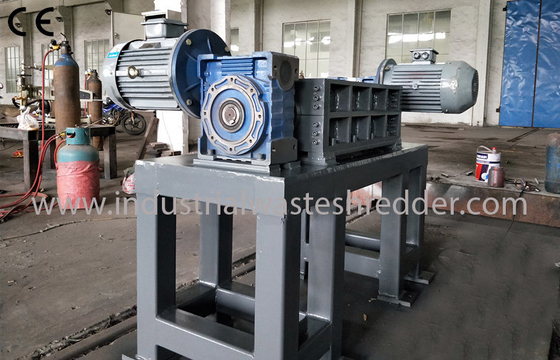 Harga yang bagus Auto Parts Plastik Shredder Limbah / Mesin Crusher Untuk Bahan Keras Besar on line