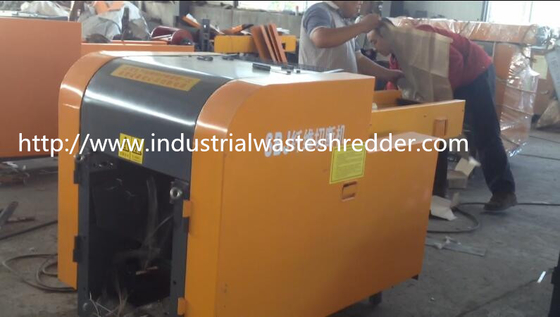 Harga yang bagus Limbah Kertas Kraft Kotak Kardus Shredder Presisi Tinggi 5.5KW Minimal Tenaga Kuda on line