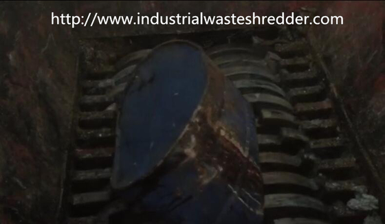 Harga yang bagus Drum Minyak Kosong Mesin Shredder Besar Kekuatan Tinggi Dengan Deteksi Otomatis on line