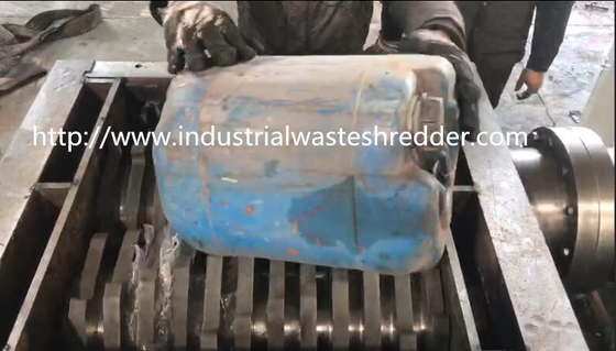 Harga yang bagus Drum Shredder Barel Limbah Mesin Custom Made Steel Blade Dengan Motor Ganda on line