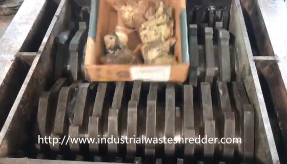Harga yang bagus Limbah Kapasitas Tinggi Paper Shredder Twin Shaft Design Ukuran Output yang Dapat Disesuaikan on line