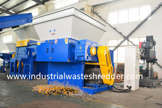 Harga yang bagus XR1300 Die Materials Plastic Lumps Shredder Panjangnya 1350mm 75KW Motor on line