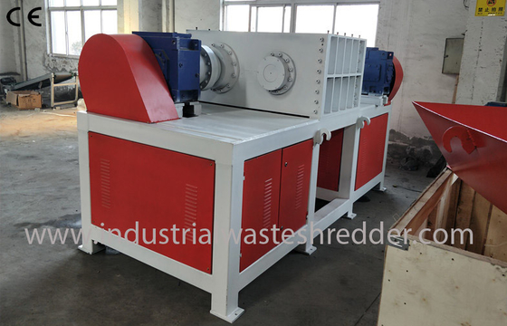 Harga yang bagus Campuran E Scrap Empat Shaft Shredder Pisau Baja Warna Kustom Dengan Ketangguhan Baik on line