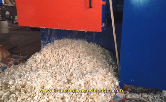 Mesin shredder blok ABS industri kapasitas 600-1000kg,pembuatan peralatan pengurangan ukuran ABS 75HP,shredder plastik ABS tugas berat untuk daur ulang