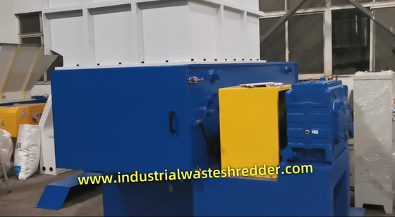 Mesin shredder porselen blow molding single shaft 55KW, mesin shredder plastik berongga hdpe,mesin penghancur tepi plastik keras dengan CE