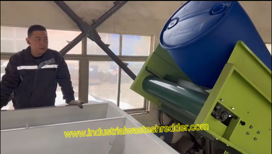 High Efficiency Waste Plastic Barrel Shredder,200L HDPE IBC Drum Dual Shaft Shredder Dengan CE,Gallon Plastic Drum Crusher 1000kg Per Jam,Kimia Plastic Drum Pre Shredder