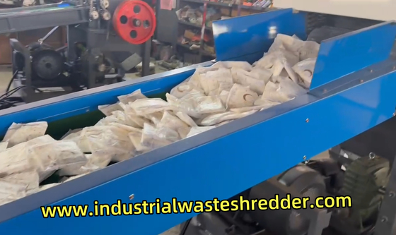 Membongkar popok cacat Shredder Serbet Saniter Penghancuran Dengan Pisau Rotary Cutter Efisien