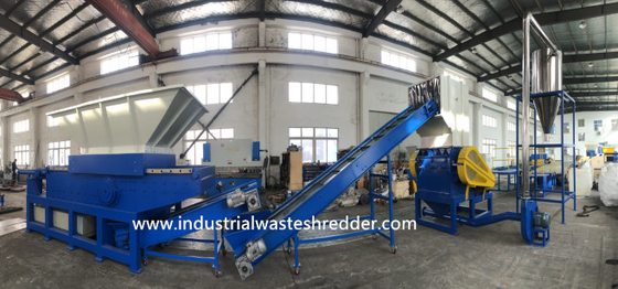 Harga yang bagus 135KW Motor 1500x1100Mm Cable Shredder Dengan Hopper Pengumpanan Bergerak on line